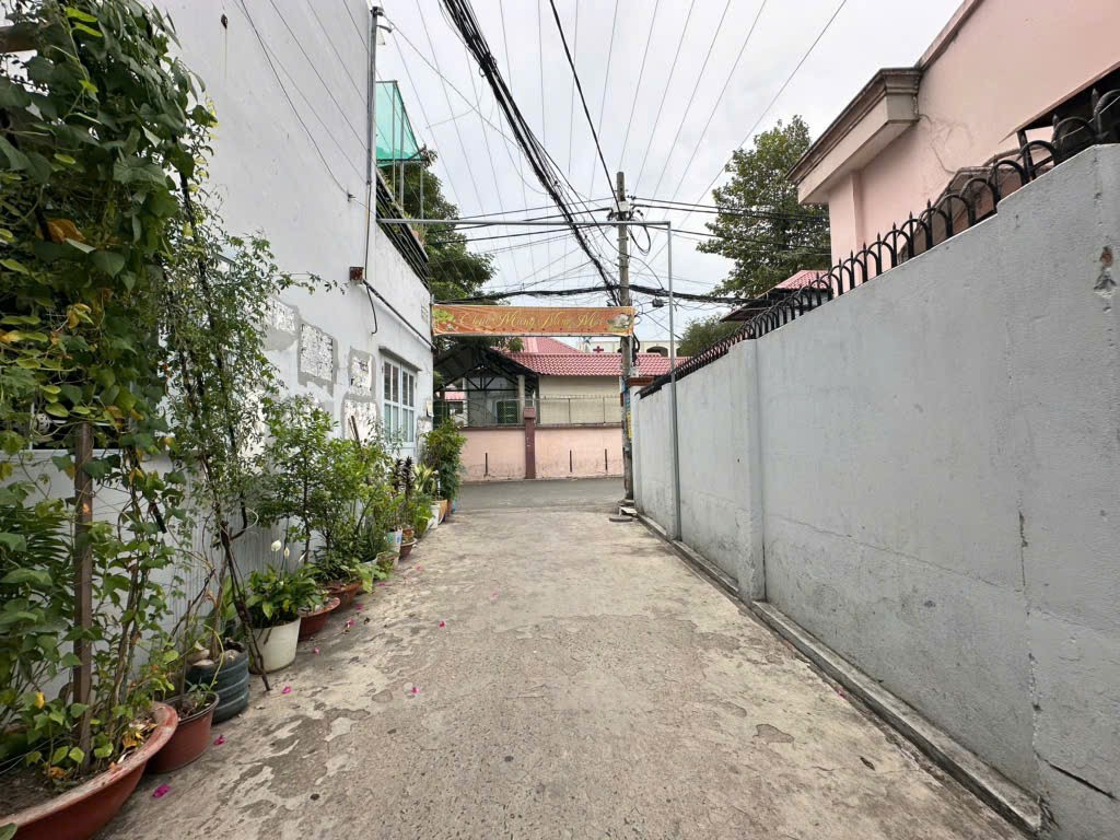 Chủ gấp lắm nhà đẹp vào ở ngay 2 tầng giá nhỉng 4,x tỷ ngay Linh Đông.